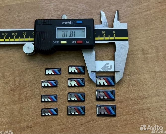 Наклейка М M тех на диски приборку в салон 4шт