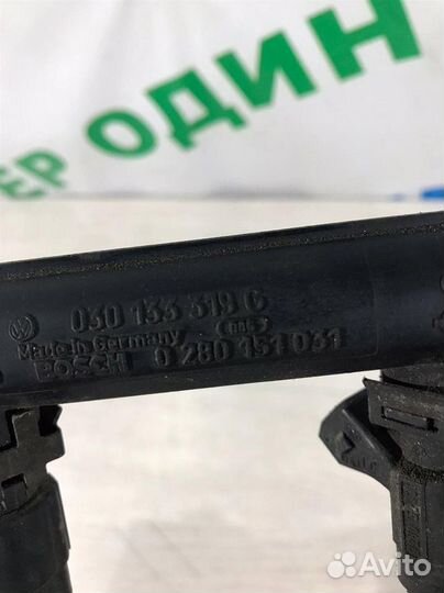 Рейка топливная (рампа) с форсунками VW-Фольксваг