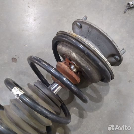 Стойка передняя левая BMW 3-Series E90 91 92