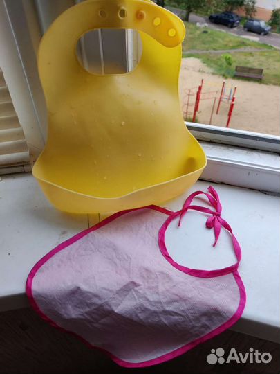 Слюнявчик силиконовый