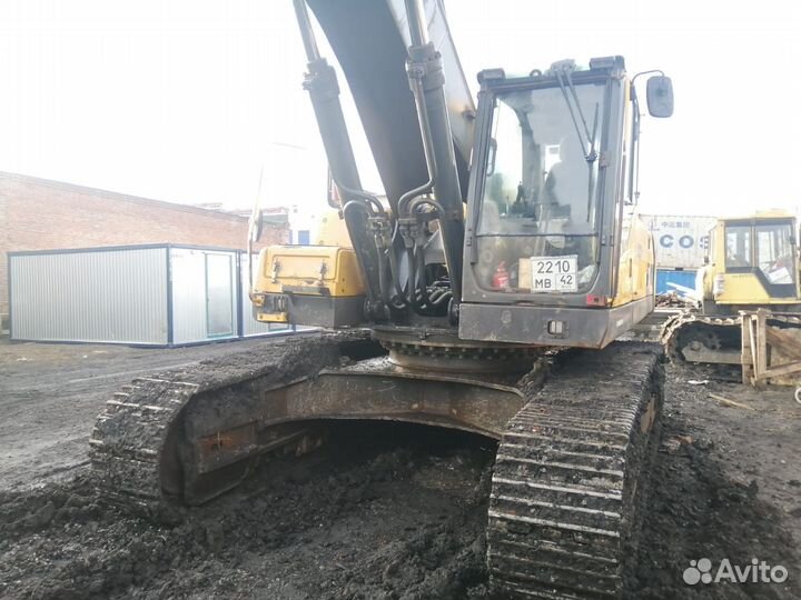 Гусеничный экскаватор Volvo EC480DL, 2015