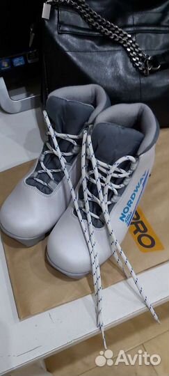 Лыжные ботинки