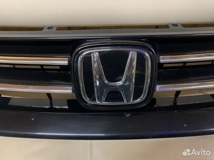 Решетка радиатора Хонда Аккорд 9