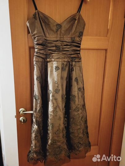 Нарядное платье