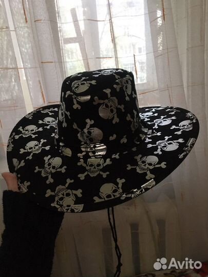 Ковбойская шляпа с черепами