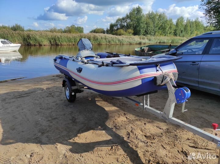 Продам лодку с мотором