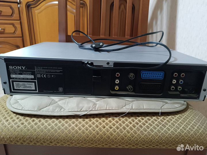 Видеомагнитофон DVD/VHS Sony SLV-D970P