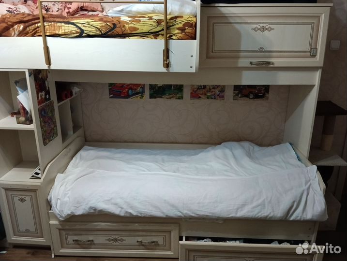 Двухъярусная кровать бу с матрасами