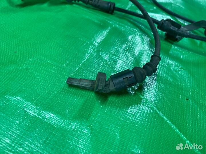 Датчик abs передний правый Volkswagen Touareg 7LA