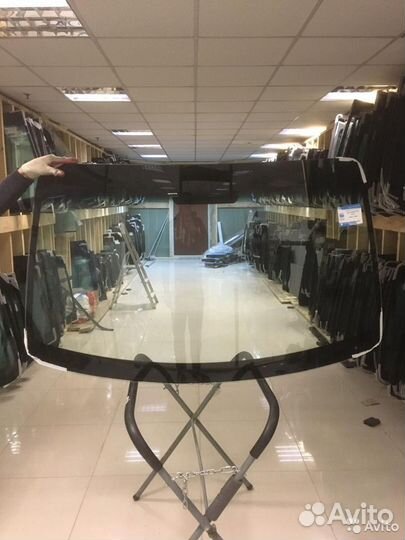 Лобовое стекло Киа Соренто