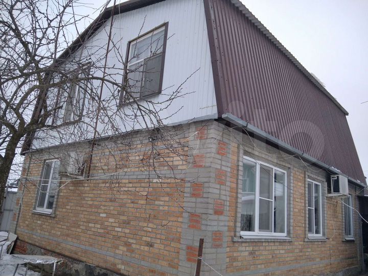 Дом 240 м² на участке 8 сот.