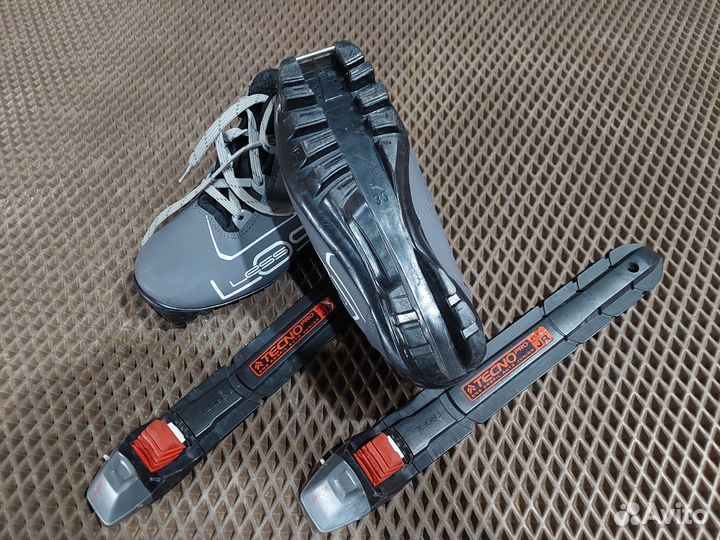 Лыжные ботинки с креплением