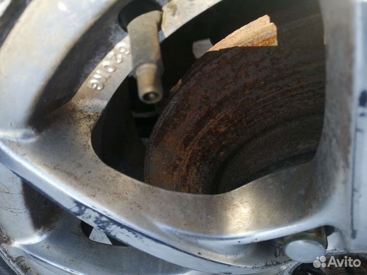 Тормозные диски на Mitsubishi Galant 8 4g64