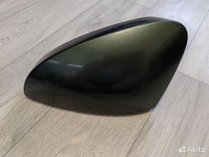 Левая крышка зеркала Skoda Kodiaq
