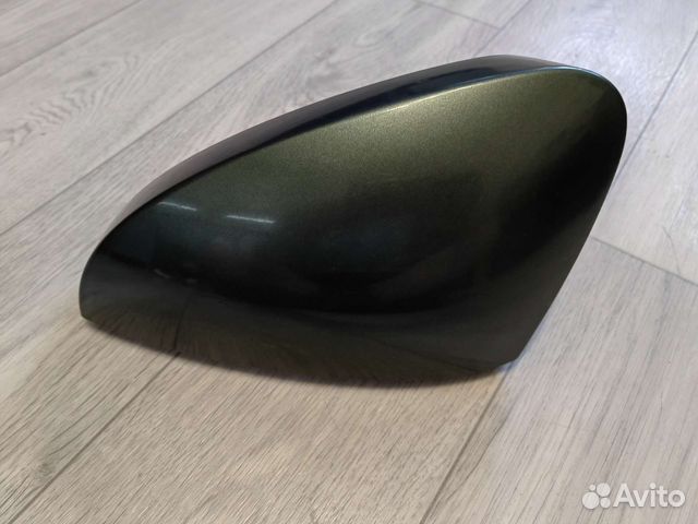 Левая крышка зеркала Skoda Kodiaq
