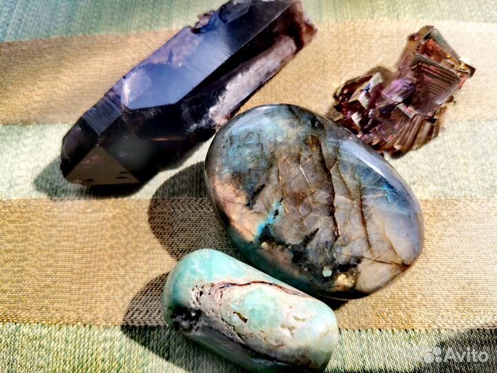 Морион и лабродорит