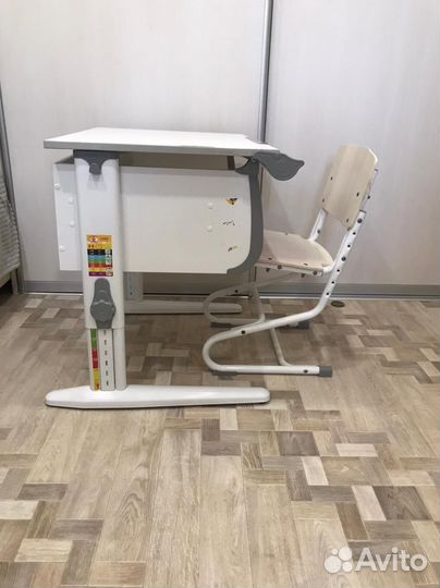 Стол с стулом для школьника