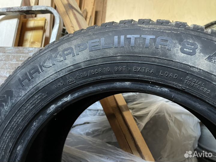 Nokian Tyres Hakkapeliitta 8 225/55 R16 99T