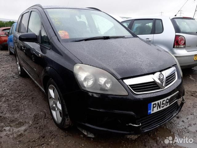 Фара от Opel Zafira B 2005-2012