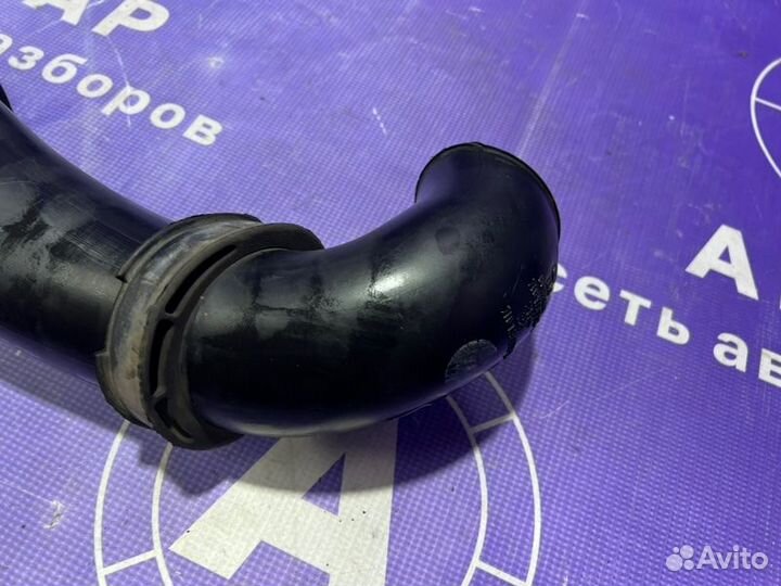 Воздушный патрубок Volkswagen Touareg 7L BAC 2004