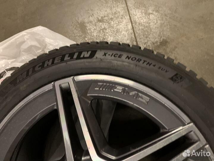 R21 Michelin X-Ice North 4 SUV 275/45, PCD 5x112 DIA 66.6