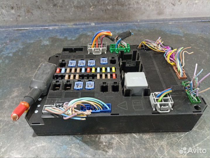 Блок предохранителей Jaguar Xf X250