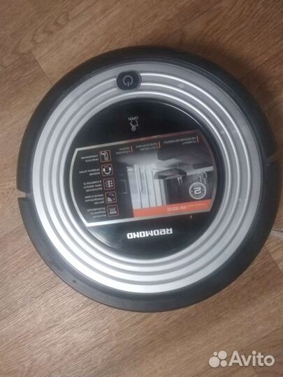 Робот пылесос Redmond RV-R310