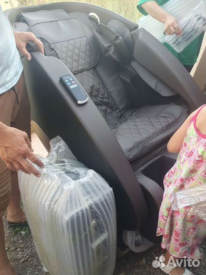 Массажное кресло с купюроприемником