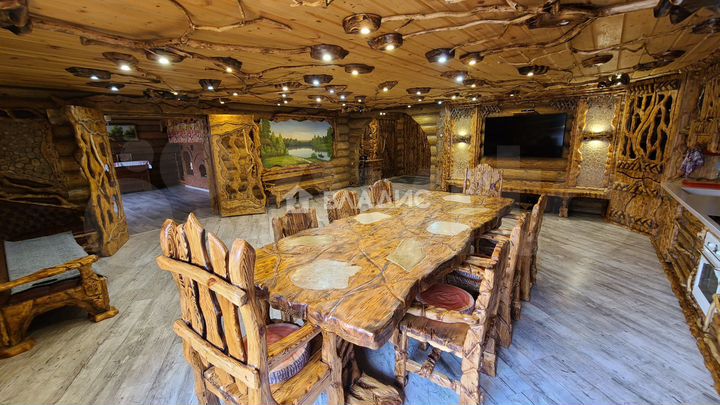 Дом 350 м² на участке 20 сот.