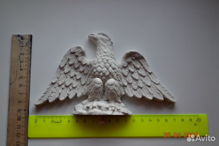 Орел на корону настенных часов. Гипс