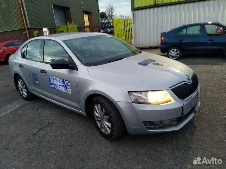 Решетка радиатора Skoda Octavia A7 (2013-2020)