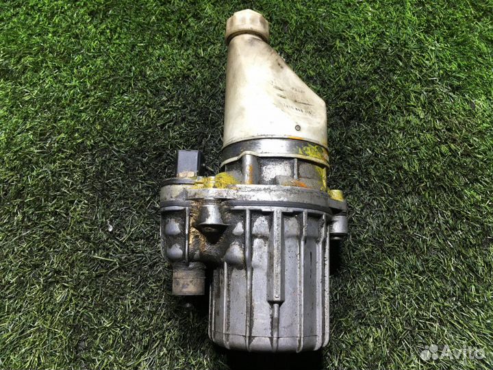 Насос гура Opel Zafira B