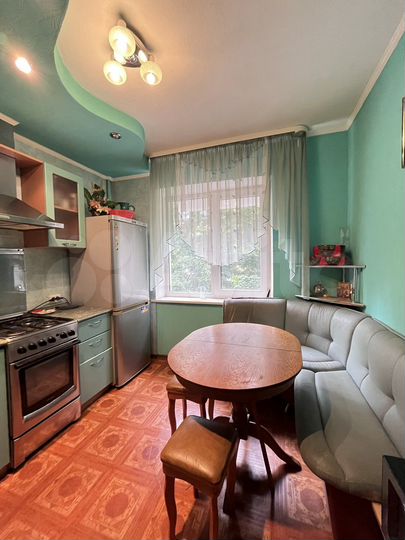 2-к. квартира, 50 м², 3/9 эт.