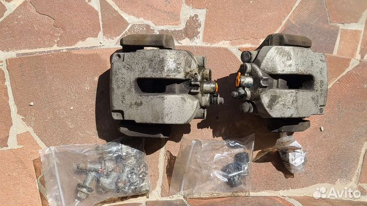 Тормозные суппорта и колодки от x5 f15 перед/зад