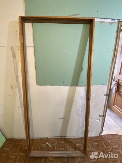 Дверь входная деревянная