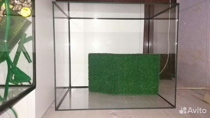 Террариум для рептилий 25л с крышкой и лампой