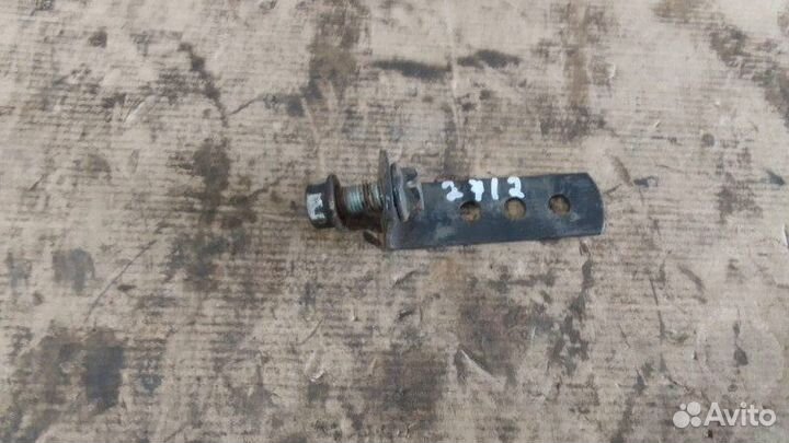 Крепежный угольник Man Tgm