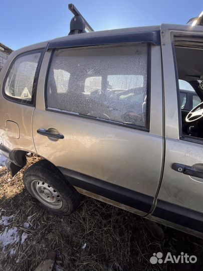 Niva 2131 в разборе. По запчастям кпп, раздатка