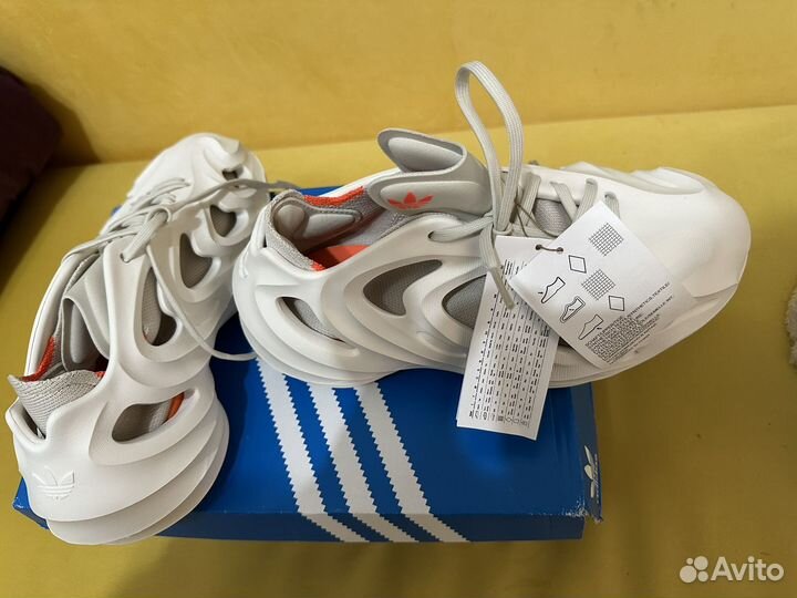 Кроссовки adidas оригинал новые