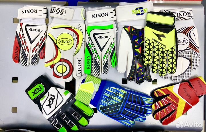 Вратарские перчатки