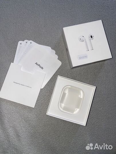 Apple AirPods 2