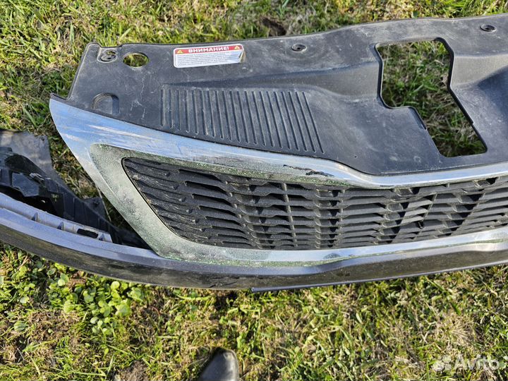 Бампер передний на Kia Rio 3