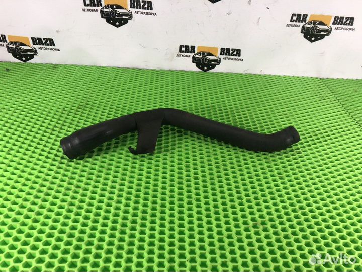 Патрубок системы охлаждения Skoda Octavia