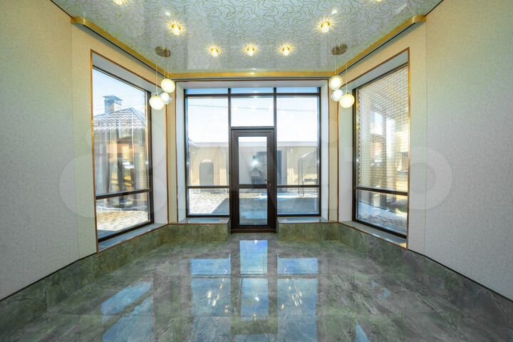 Коттедж 275,9 м² на участке 5 сот.