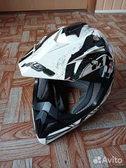 Перчатки и шлем