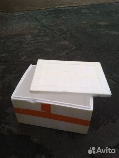 Пенопластовая коробка с крышкой