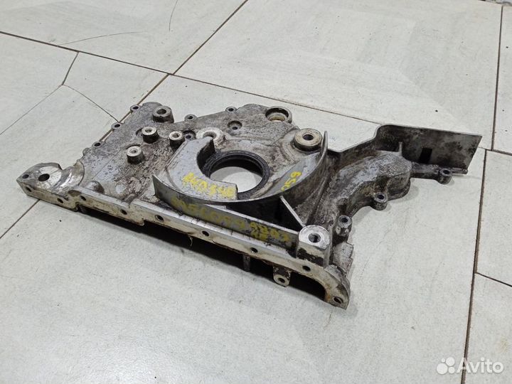 Крышка двигателя передняя