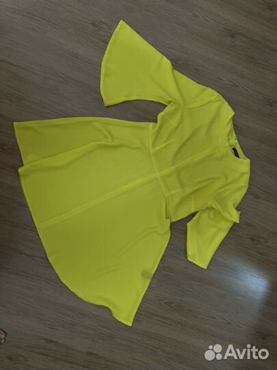 Платье желтое