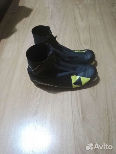 Лыжные ботинки