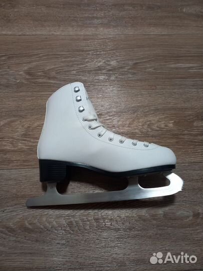Коньки фигурные